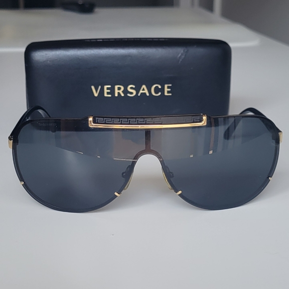 Versace Black and Gold Sunglasses VE2140 - Picture 1 of 15